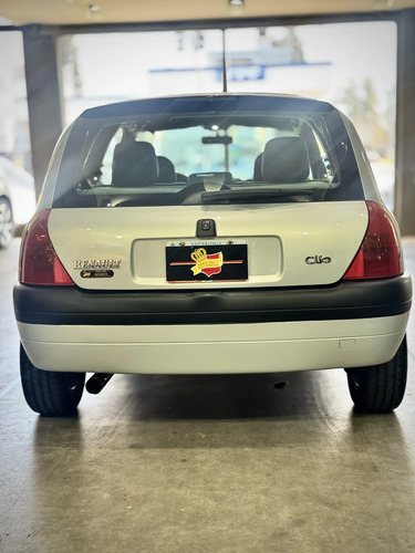 Renault Clio 1.6 Sport - foto 8