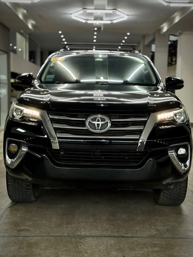 Toyota Hilux Sw4 2.8 Srx 177cv 4x4 7as At - foto 2