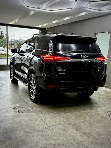 Toyota Hilux Sw4 2.8 Srx 177cv 4x4 7as At - foto 4