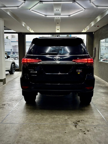 Toyota Hilux Sw4 2.8 Srx 177cv 4x4 7as At - foto 5