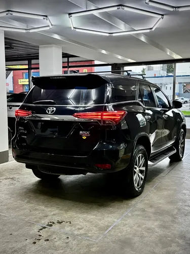 Toyota Hilux Sw4 2.8 Srx 177cv 4x4 7as At - foto 6