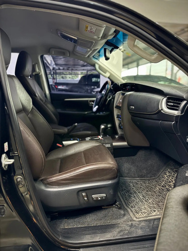 Toyota Hilux Sw4 2.8 Srx 177cv 4x4 7as At - foto 11
