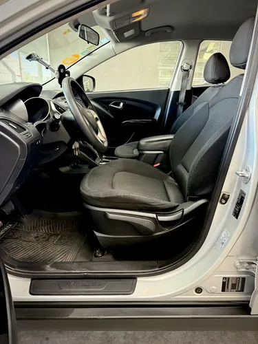Hyundai Tucson 2.0 Gl 6at 2wd - foto 7